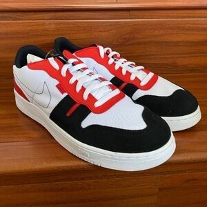 Nike Squash-type NWT size 13